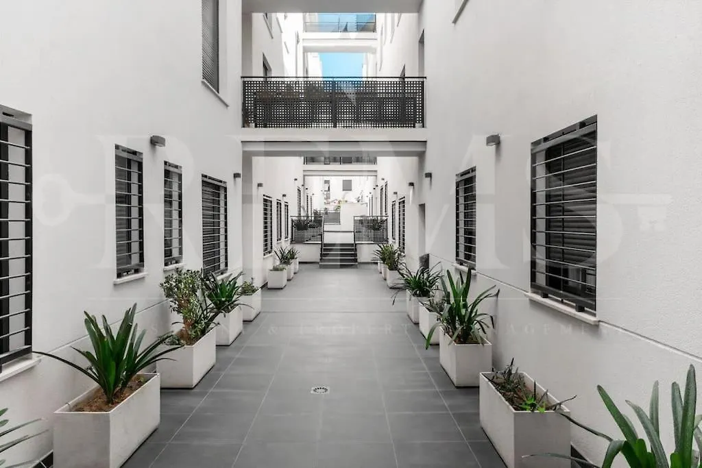 Inviting Apartment In The Center By Rems Màlaga